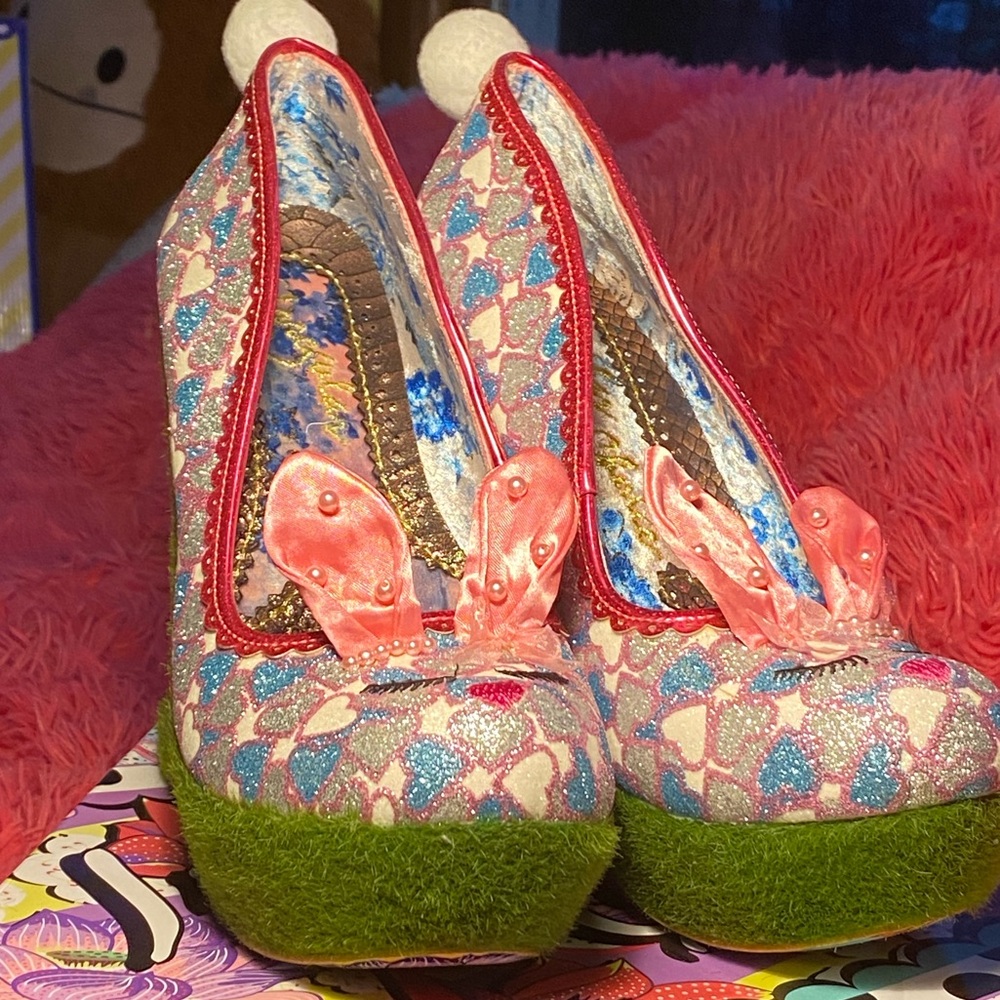 RARE Irregular Choice “Hop 2 It!” Bunny wedges,clear globe heel w/spring scene,9 - Picture 12 of 16